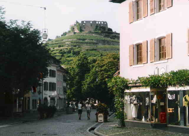 Staufen mit Ruine Staufenburg